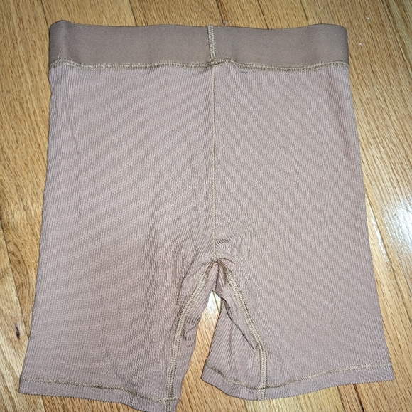 NWT SKIMS TEAM USA RIBBED BOXERS IN SIENNA - Picture 2 of 4